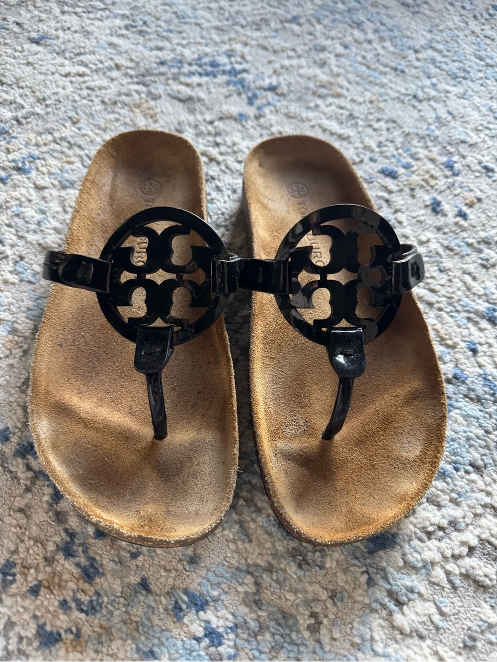 Tory Burch Miller Cloud Black Patent Logo Thong Sandals